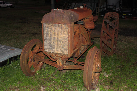 FORDSON ORNAMENT (ANTIQUE)