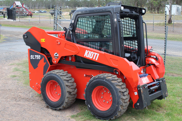 L750 SKID STEER WHEEL LOADER